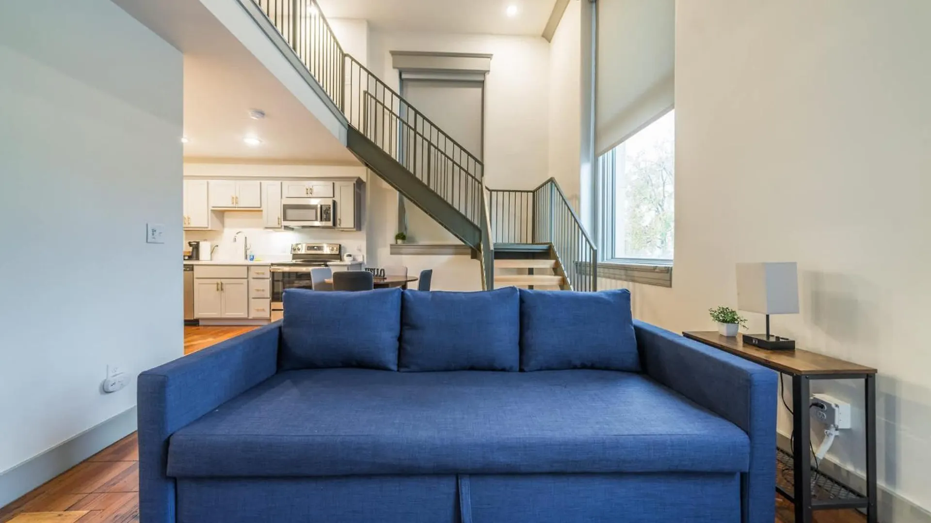 Bright And Modern Loft In Louisville # 202